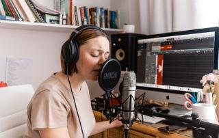 woman songwriter